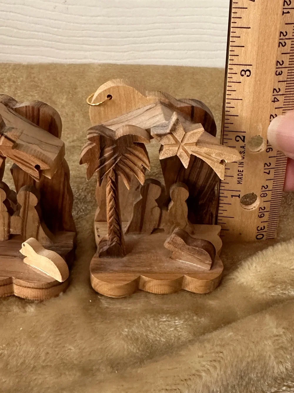 Hand-carved Bethlehem Star olive wood nativity ornaments Set Of Two In GUC